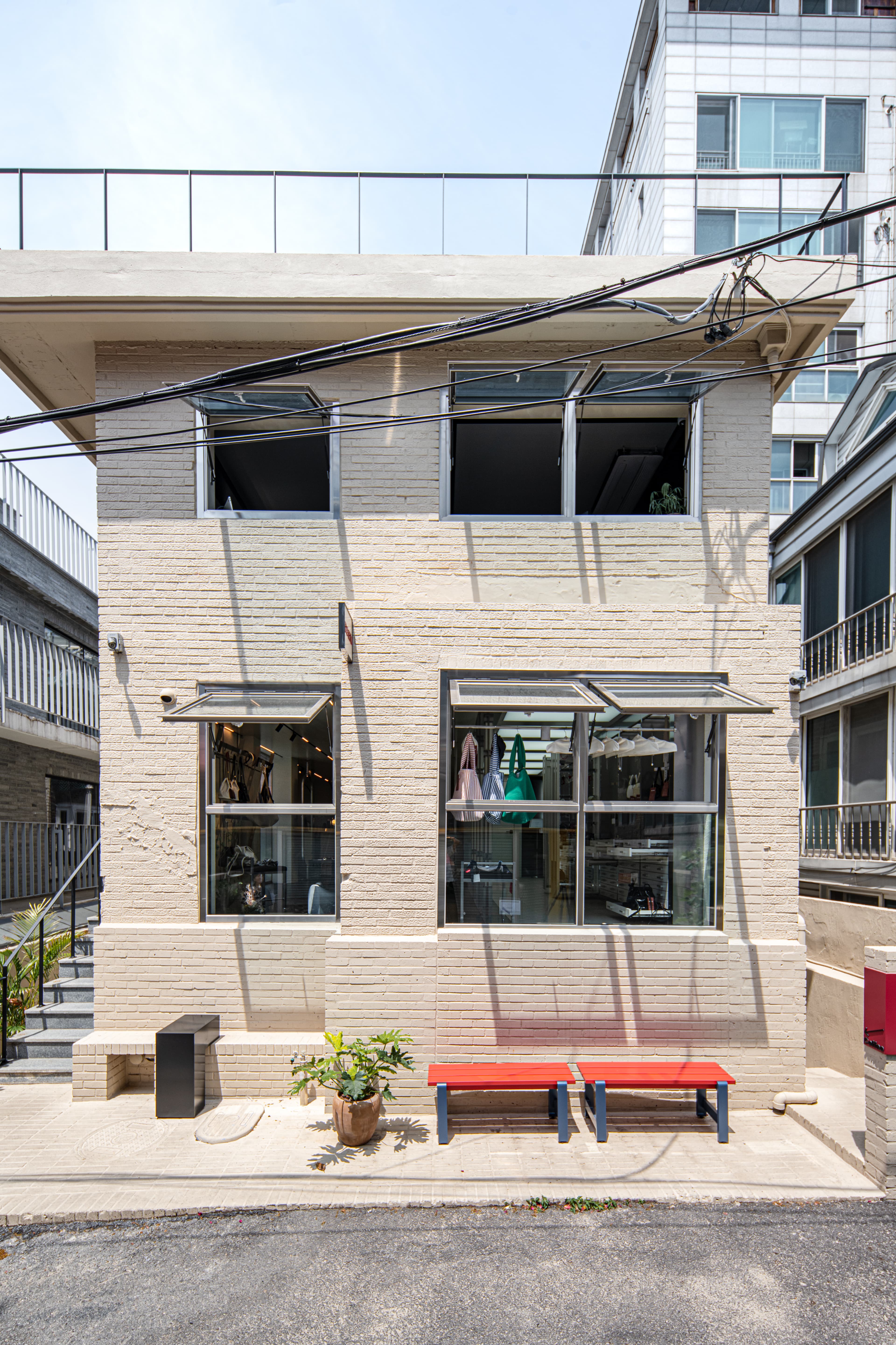 Seoul DENU Showroom & Cafe #1